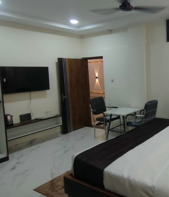  Hotel abhijeet Inn Deluxe Room